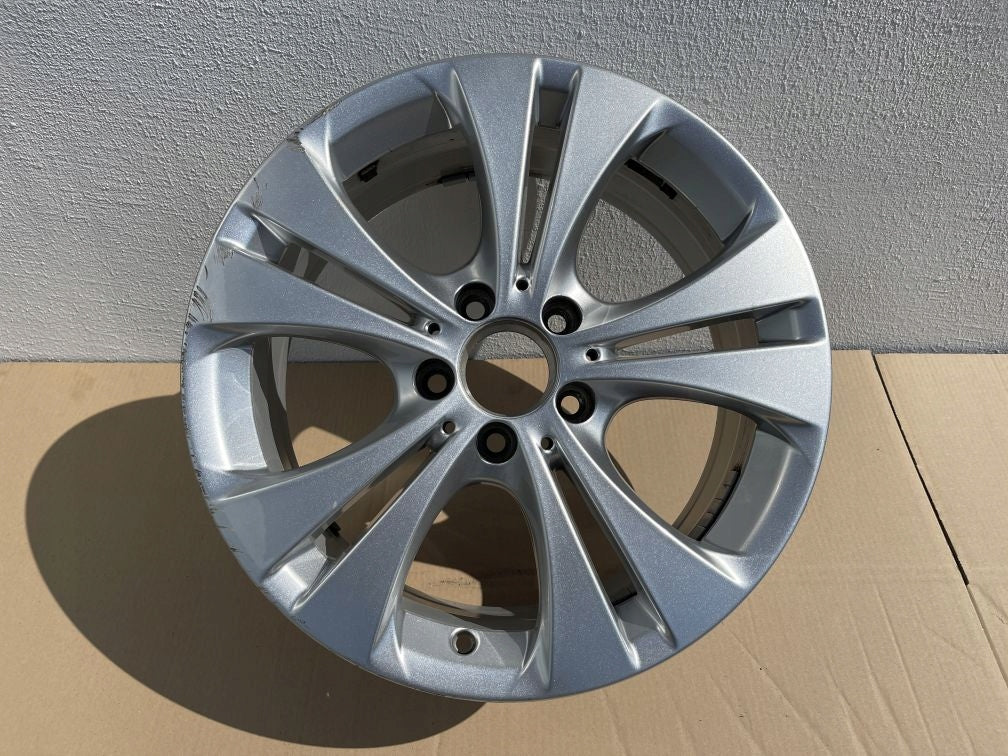 1x Alufelge 17 Zoll 7.5" 5x112 52,5ET A2464010800 Mercedes-Benz Cla Rim Wheel