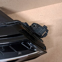 Load image into Gallery viewer, Frontscheinwerfer Skoda Karoq 57B941016B LED Rechts Scheinwerfer Headlight SCH3616582302eu