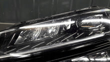 Laden Sie das Bild in den Galerie-Viewer, Frontscheinwerfer Skoda Karoq 57B941015D LED Links Scheinwerfer Headlight SCH1485630490dk