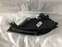 Laden Sie das Bild in den Galerie-Viewer, Frontscheinwerfer VW T-Cross 2GM941005A Halogen Links Scheinwerfer Headlight