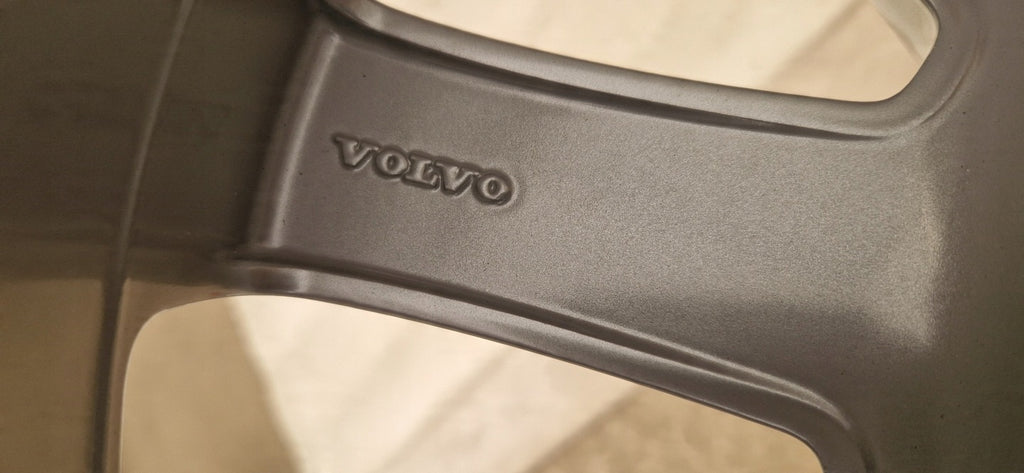 1x Alufelge 17 Zoll 7.0" 5x108 49ET Glanz Silber 8634739 Volvo S60 S80 V70