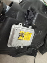 Laden Sie das Bild in den Galerie-Viewer, Frontscheinwerfer Citroën C4 Picasso I Xenon Links Scheinwerfer Headlight SCH9810865182rz