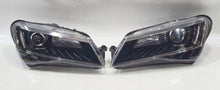 Laden Sie das Bild in den Galerie-Viewer, Frontscheinwerfer Skoda Superb III 3V1941015A 3V1941016A Xenon Rechts oder Links