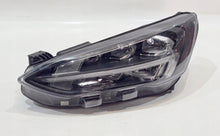 Laden Sie das Bild in den Galerie-Viewer, Frontscheinwerfer Ford Focus MX7B-13E015-EB JX7B-13B626-AG 16434 Full LED Links