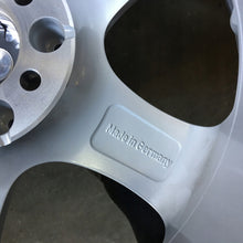 Laden Sie das Bild in den Galerie-Viewer, 1x Alufelge 18 Zoll 8.5&quot; 5x112 9M3-2L-KVX1 Mercedes-Benz Rim Wheel
