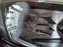 Laden Sie das Bild in den Galerie-Viewer, Frontscheinwerfer Ford Focus MX7B-13E014-CC Rechts Scheinwerfer Headlight