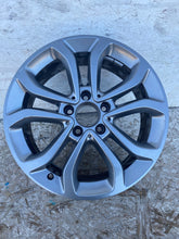 Laden Sie das Bild in den Galerie-Viewer, 1x Alufelge 17 Zoll 7.0&quot; 5x112 A2054010200 Mercedes-Benz W205 Rim Wheel