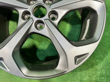 Laden Sie das Bild in den Galerie-Viewer, 1x Alufelge 18 Zoll 7.5&quot; 5x108 50ET PV4C-C2A Ford Kuga Rim Wheel