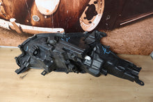 Laden Sie das Bild in den Galerie-Viewer, Frontscheinwerfer Toyota 4 Yaris KO-8KO-8 LED Links Scheinwerfer Headlight