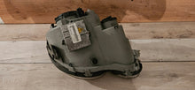 Laden Sie das Bild in den Galerie-Viewer, Frontscheinwerfer Mercedes-Benz W203 A2038201759 Xenon Links Headlight SCH6333605656xt