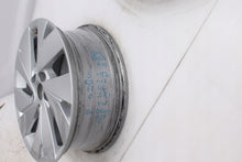 Load image into Gallery viewer, 1x Alufelge 17 Zoll 6.5&quot; 5x112 46ET Glanz Silber 5H0601025B Vw Rim Wheel