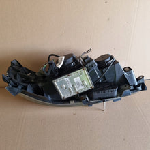 Load image into Gallery viewer, Frontscheinwerfer Volvo V70 S60 8693656 125802A01189008268 Xenon Links Headlight SCH2419096246uz