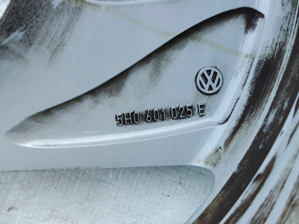 1x Alufelge 17 Zoll 7.5" 5x112 Glanz 5H0601025E VW Golf Viii Rim Wheel FEL2689999243ij