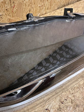 Laden Sie das Bild in den Galerie-Viewer, Frontscheinwerfer Toyota Yaris 48531771302 Rechts Scheinwerfer Headlight SCH7913916571oa