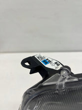 Load image into Gallery viewer, Frontscheinwerfer Toyota Yaris Links Scheinwerfer Headlight