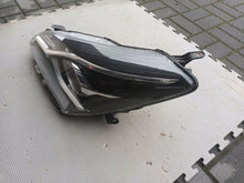 Load image into Gallery viewer, Frontscheinwerfer Toyota Yaris Links Scheinwerfer Headlight