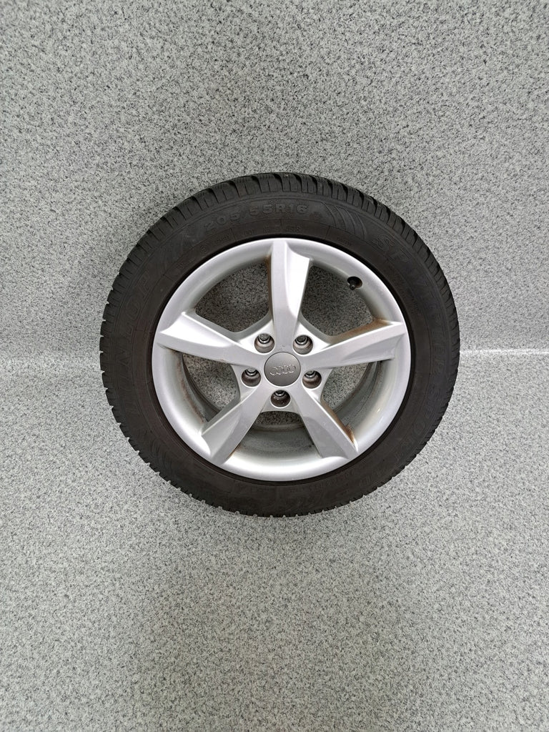 1x Alufelge 16 Zoll 6.5" 5x112 43ET Glanz Silber 8V5071496 Audi A3 Rim Wheel