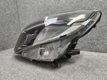 Laden Sie das Bild in den Galerie-Viewer, Frontscheinwerfer Mercedes-Benz W447 A4479068101SCZ A4479068101 LED Links SCH2121263447ar