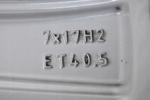 Laden Sie das Bild in den Galerie-Viewer, 1x Alufelge 17 Zoll 7.0&quot; 5x108 40 5ET 31471309 Volvo S60 V60 V70 Rim Wheel