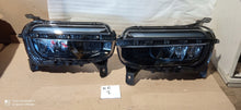 Laden Sie das Bild in den Galerie-Viewer, Frontscheinwerfer Jeep 522187190 522187150 LED Ein Satz Scheinwerfer Headlight SCH5070956644jw