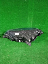 Load image into Gallery viewer, Frontscheinwerfer Skoda Superb III 3V1941016 Xenon Rechts Scheinwerfer Headlight