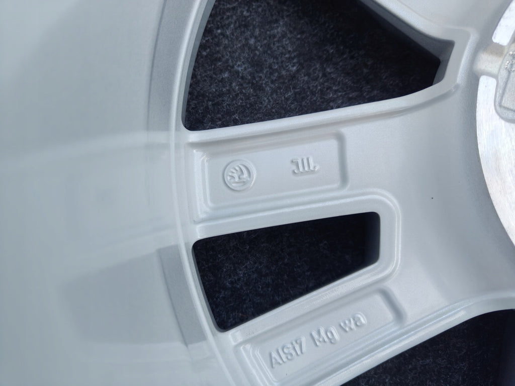 1x Alufelge 16 Zoll 7.0" 5x112 45ET Glanz Silber 5L0601025J Skoda Yeti Rim Wheel FEL2606801205lg