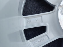 Load image into Gallery viewer, 1x Alufelge 16 Zoll 7.0" 5x112 45ET Glanz Silber 5L0601025J Skoda Yeti Rim Wheel FEL2606801205lg