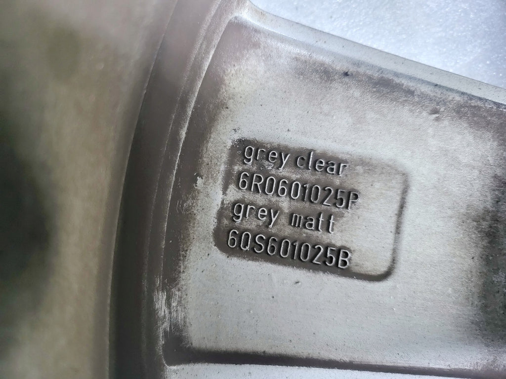 1x Alufelge 17 Zoll 7.5" 5x100 38ET Glanz Schwarz 6R0601025P VW Polo 6r