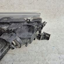 Laden Sie das Bild in den Galerie-Viewer, Frontscheinwerfer Toyota Hilux VIII Links Scheinwerfer Headlight SCH3669776049rp