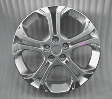 Load image into Gallery viewer, 1x Alufelge 17 Zoll 6.5" 5x105 44ET Glanz Silber 95429922 42622153 Opel Ampera FEL9678863804ns
