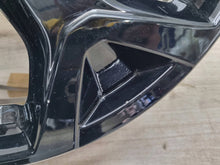 Laden Sie das Bild in den Galerie-Viewer, 1x Alufelge 18 Zoll 7.0" 4x108 35ET Glanz Schwarz 9835097680 Opel Mokka FEL8398755794za
