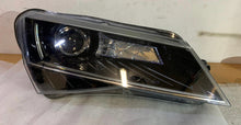 Laden Sie das Bild in den Galerie-Viewer, Frontscheinwerfer Skoda Superb III 3V1941016A Xenon Rechts Headlight