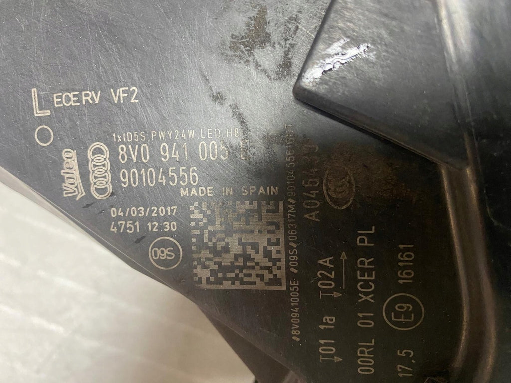 Frontscheinwerfer Audi A3 8V0941005E Xenon Ein Stück (Rechts oder Links) SCH9286159641ky