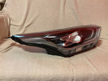 Laden Sie das Bild in den Galerie-Viewer, Frontscheinwerfer Kia Ceed 92102J7100 Rechts Scheinwerfer Headlight