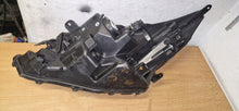 Laden Sie das Bild in den Galerie-Viewer, Frontscheinwerfer Toyota Aygo X Rechts Scheinwerfer Headlight SCH7068449614ou