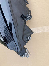 Laden Sie das Bild in den Galerie-Viewer, Frontscheinwerfer Skoda Octavia IV 5E4941015B Links Scheinwerfer Headlight SCH8540758519nh