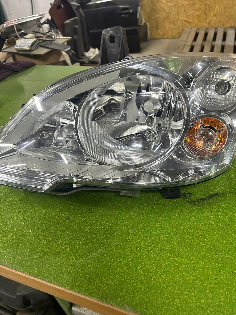 Frontscheinwerfer Mercedes-Benz Viano W639 Vito 1EG009627-01 Links Headlight SCH8091300351ku