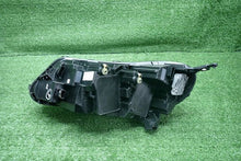 Laden Sie das Bild in den Galerie-Viewer, Frontscheinwerfer Opel Zafira Vivaro C 9847209880 Rechts Scheinwerfer Headlight SCH2930408587qm