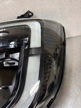 Laden Sie das Bild in den Galerie-Viewer, Frontscheinwerfer Renault Master 260609073R Links Scheinwerfer Headlight SCH4997275534bw