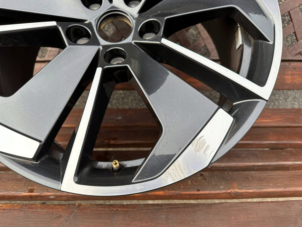 1x Alufelge 18 Zoll 7.5" 5x112 48ET Glanz Graphit 5E3601025AP Mg Octavia 5e3 Iv FEL3716090812yt
