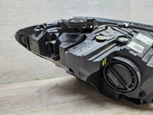Laden Sie das Bild in den Galerie-Viewer, Frontscheinwerfer Mercedes-Benz W206 A2069067103 Links Scheinwerfer Headlight SCH4065462431re