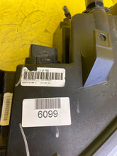 Laden Sie das Bild in den Galerie-Viewer, Frontscheinwerfer Tesla S 600591000C 600591000 Xenon Links Headlight