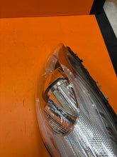 Laden Sie das Bild in den Galerie-Viewer, Frontscheinwerfer Volvo Coupe 31299818 Xenon Links Scheinwerfer Headlight SCH8064208105wu