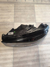 Laden Sie das Bild in den Galerie-Viewer, Frontscheinwerfer Skoda Fabia IV 6VB941015 Links Scheinwerfer Headlight SCH9319650936mb