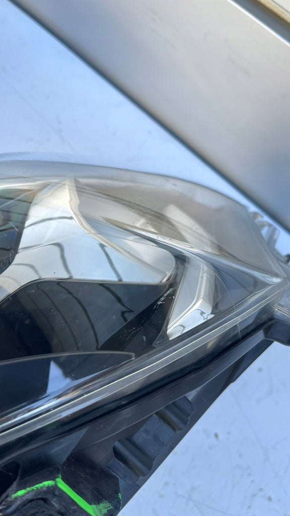 Frontscheinwerfer Toyota Yaris Rechts Scheinwerfer Headlight SCH4202706820sp