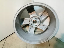 Laden Sie das Bild in den Galerie-Viewer, 1x Alufelge 17 Zoll 6.5" 5x112 39ET Glanz Silber 2GM601025 VW T-Cross Rim Wheel FEL2916651104ql