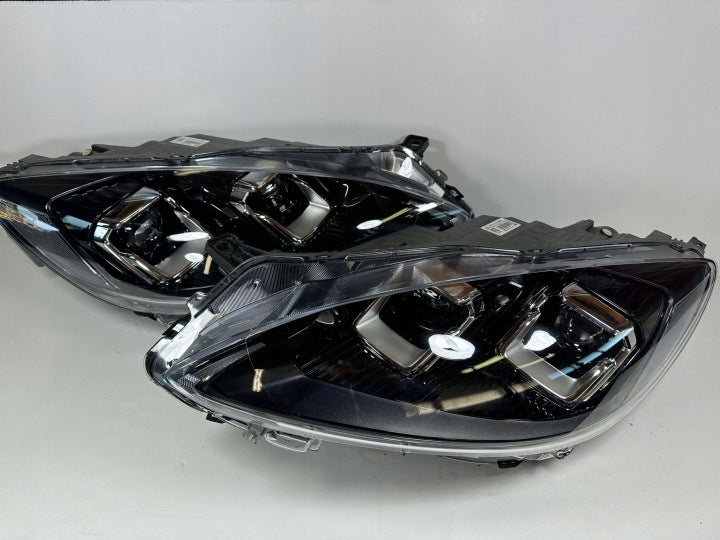 Frontscheinwerfer Ford Kuga LV4B-13E017-AN LV4B-13E016-AN Ein Satz Headlight SCH2811775437ec