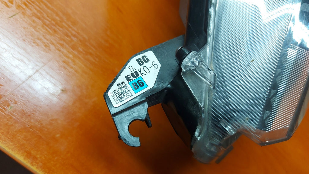 Frontscheinwerfer Toyota Yaris LED Ein Stück (Rechts oder Links) Headlight