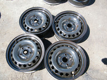 Laden Sie das Bild in den Galerie-Viewer, 4x Alufelge 15 Zoll 6.0" 5x112 47ET Schwarz VW Caddy V Golf III Jetta VI Touran FEL4854797876et