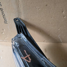Laden Sie das Bild in den Galerie-Viewer, Frontscheinwerfer Toyota Corolla 81110-02L70 Rechts Scheinwerfer Headlight SCH7432313603bv